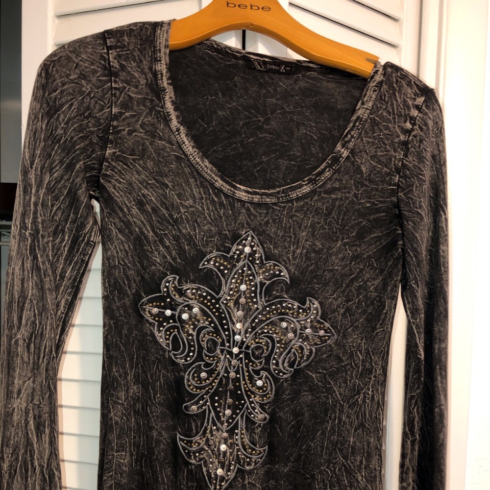 Urban X long sleeve thin T-shirt. Boutique